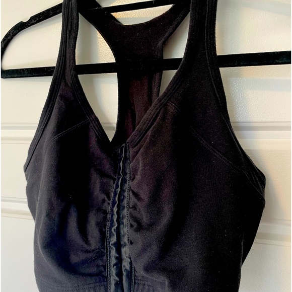 Bras 38. Racerback. - Picture 1 of 10